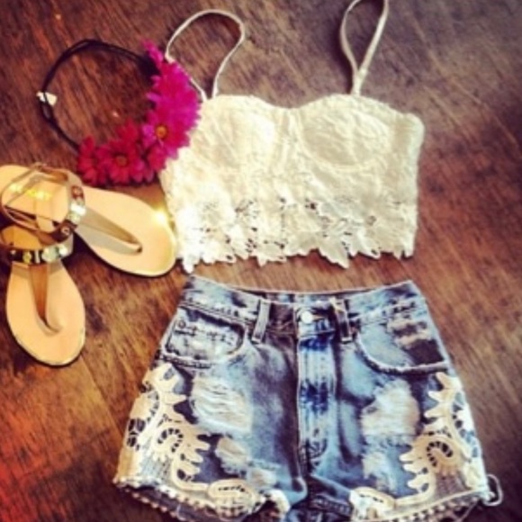 new Furst of a Kind 𖦹 Vintage Levi's® 501 Red Tabs 𖦹 Lace Trim Cut Off Shorts - Picture 10 of 13